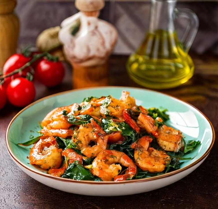 Mediterranean Diet Stir Fry Shrimp with Spinach and Tomatoes for a Flavorful, Healthy Delight